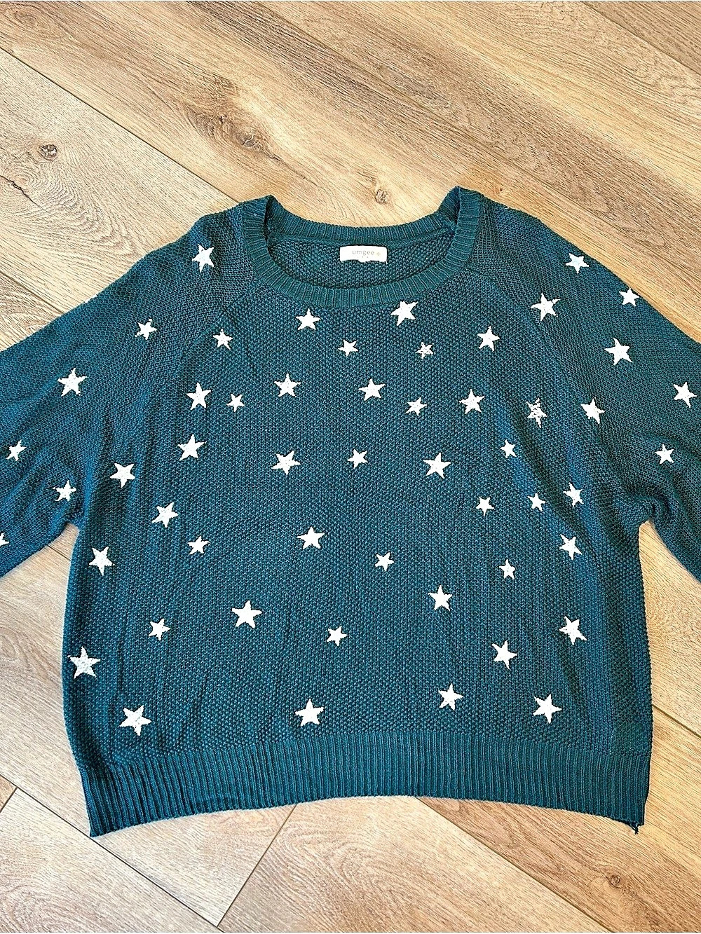 Umgee Star Stamped Crew Neck Oversized Sweater in Green & White Balloon sleeve